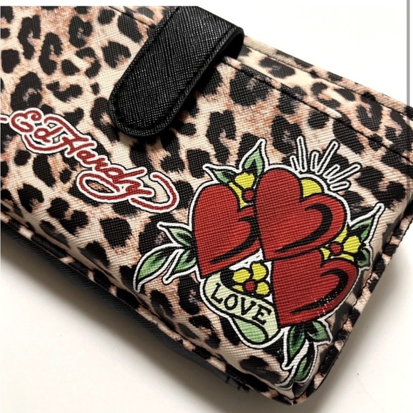 Ed Hardy NWT Tattoo Heart Love Leopard Animal Print Wristlet Wallet Phone Case - Picture 2 of 4
